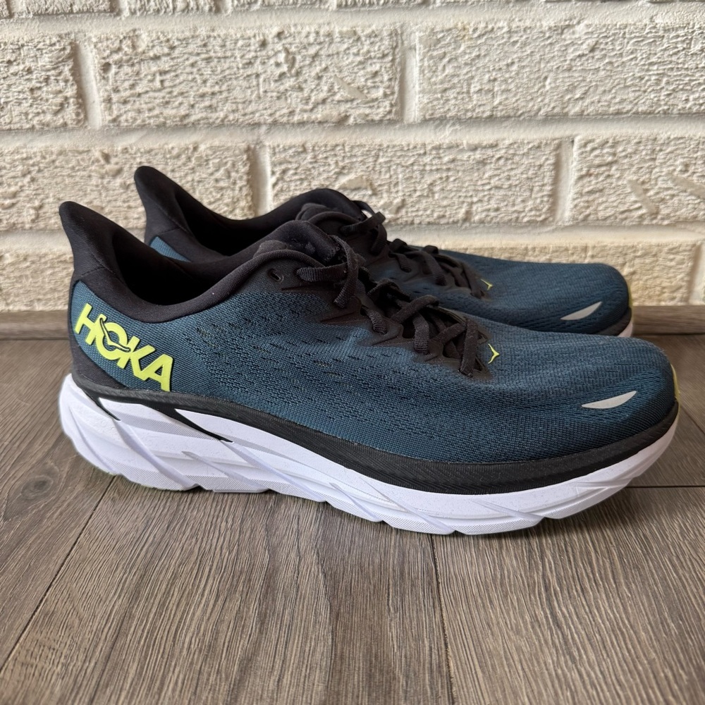 Hoka Clifton 8 Men's Size 10.5 (2E) Wide Running Shoes EXCELLENT